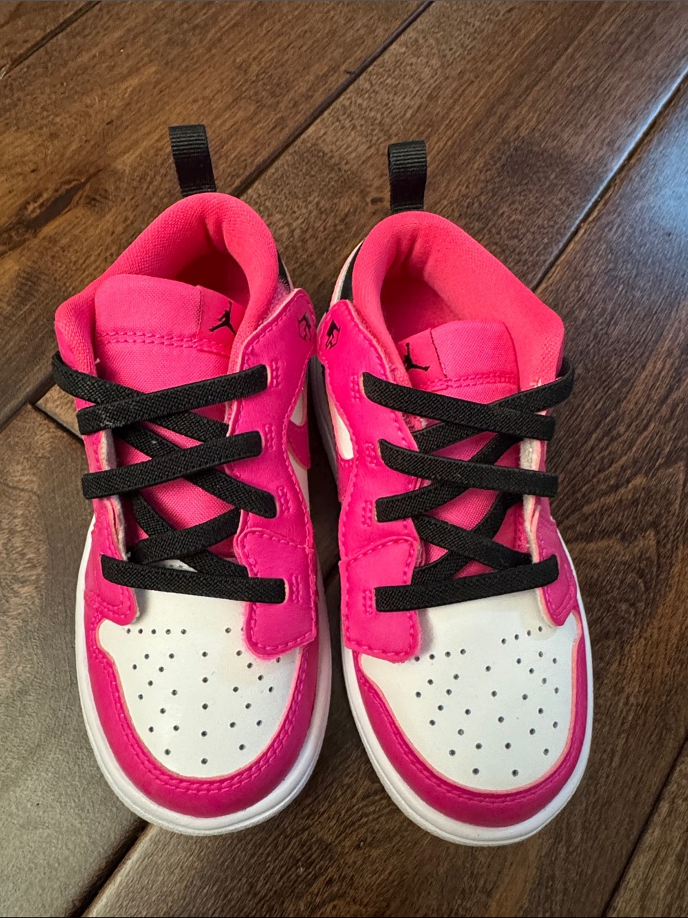 EUC kids air Jordan 1’s sz 9